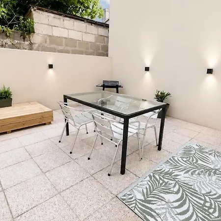 Elegant T2 Avec Terrasse Au Coeur De Διαμέρισμα *