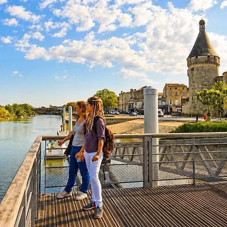 Elegant T2 Avec Terrasse Au Coeur De Διαμέρισμα Libourne