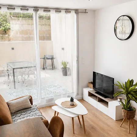 élégant T2 Avec Terrasse Au Cœur De Appartamento Libourne